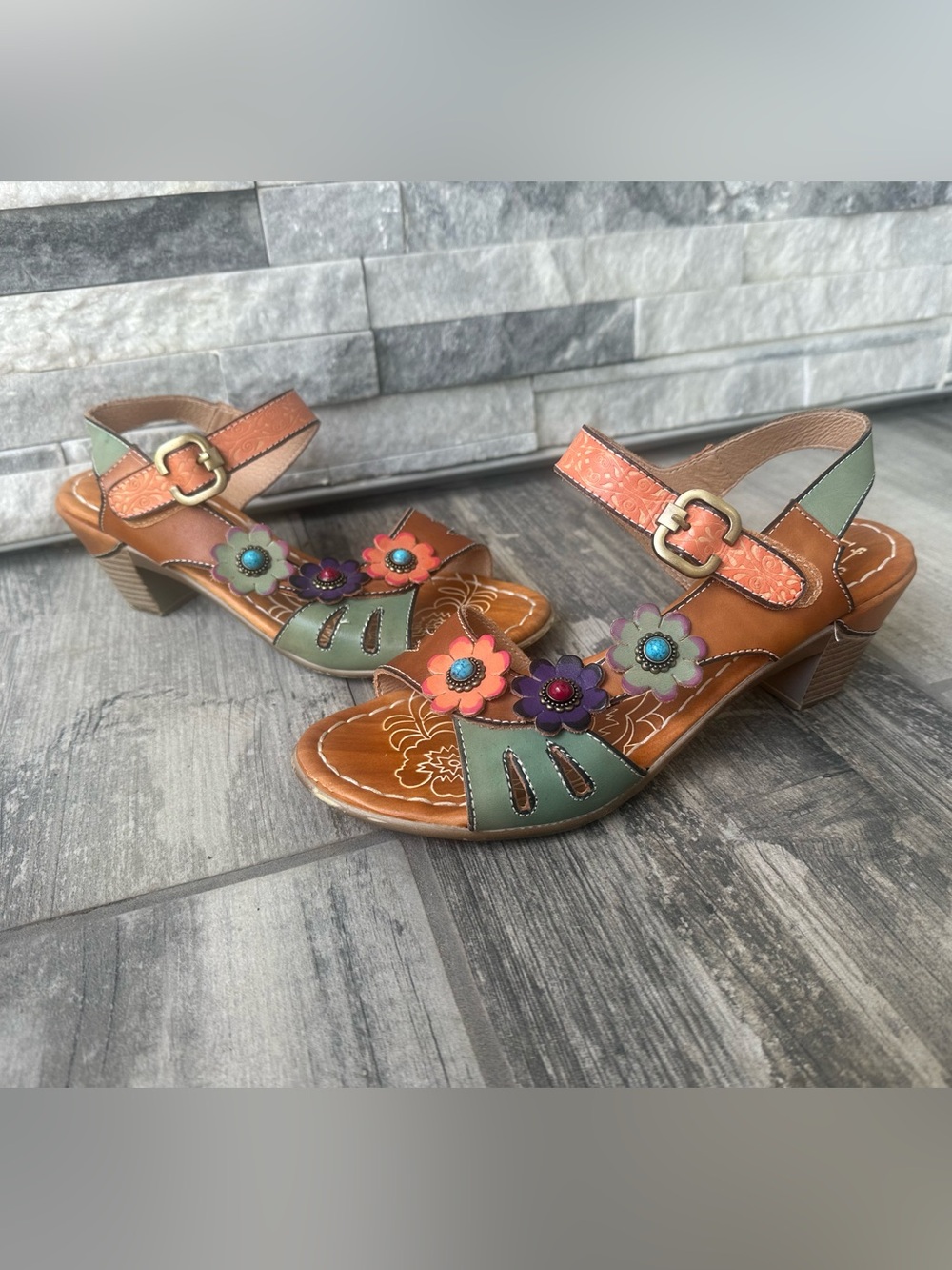 NEW L'Artiste by Spring Step Yovela  Floral Leather Sandals Size 39 - Picture 3 of 12